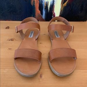 ⚡️SOLD ⚡️Steve Madden cognac sandals